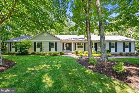 9215 LINDY LANE
