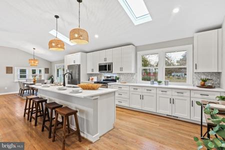 519 WHITE OAK DRIVE