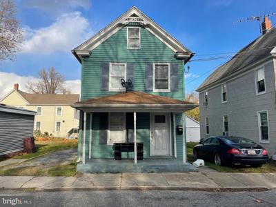 713 TRAVERS STREET