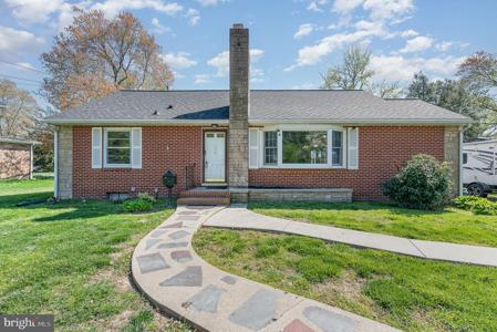 105 PARK CIRCLE