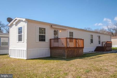 215 GOLF DR