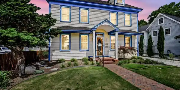 144 KINGS HIGHWAY
