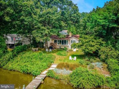 989 HILLENDALE DRIVE