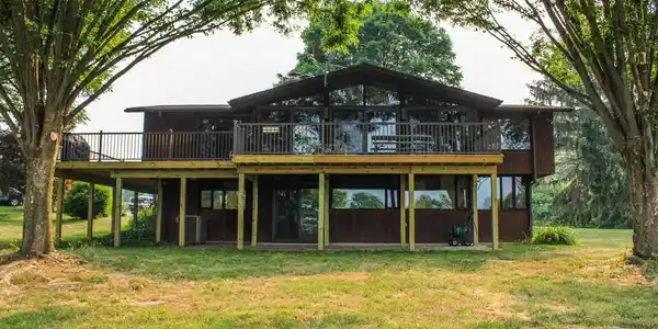 85 GREENHAVEN DRIVE
