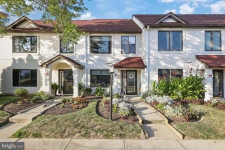 44B QUEEN NEVA COURT