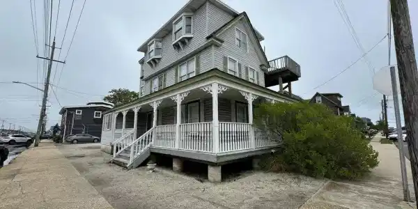 501 BAY