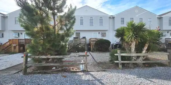 4102 CHANNEL LANE