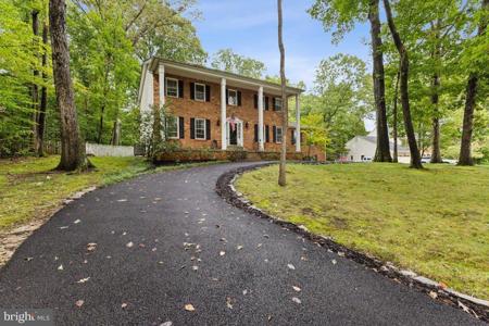 3146 LOOKOUT POINT COURT