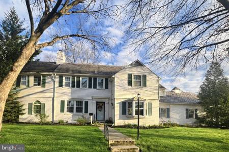 3022 DUNGLOW ROAD