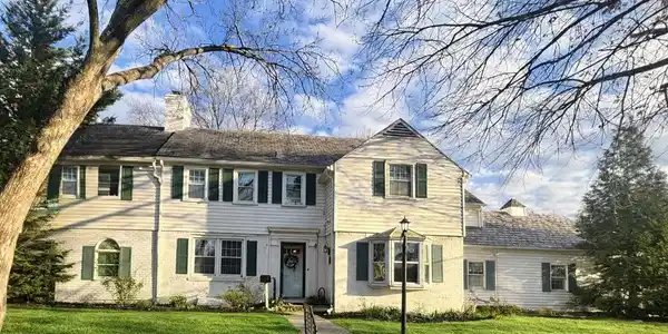 3022 DUNGLOW ROAD