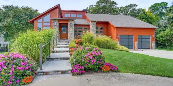 74 GLADE CIRCLE