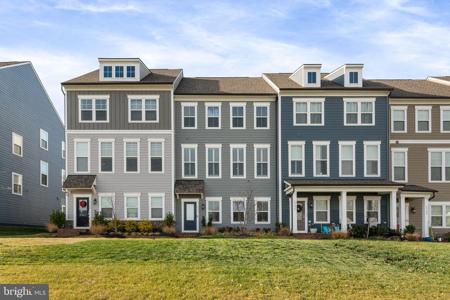 1706 AUTUMN MAPLE LEAF DRIVE