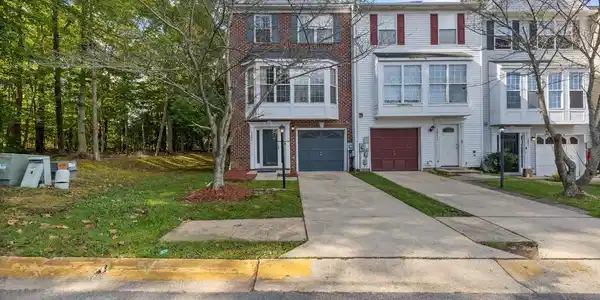 2865 WATERS EDGE COURT