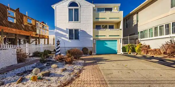38 BAY AVENUE