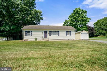 29 MANOR DRIVE