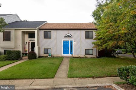552 GREENBLADES COURT
