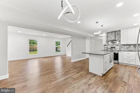 1929 EDGEWATER DRIVE