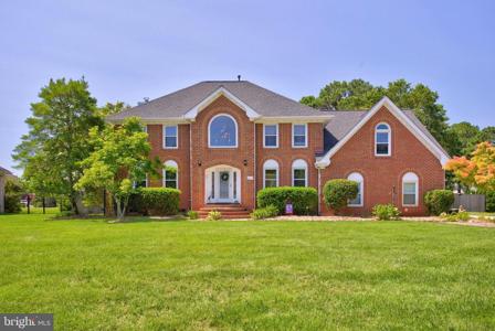 2501 WOODS HOLE CT