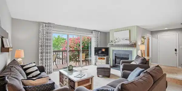 250 SEA EAGLE DRIVE
