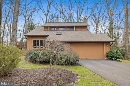 308 BRAEBURN GLEN COURT