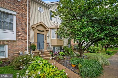 1246 SWANHILL COURT