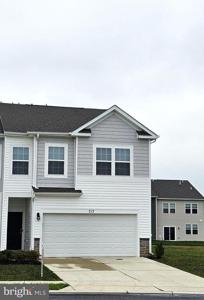 717 PICKEREL PLACE