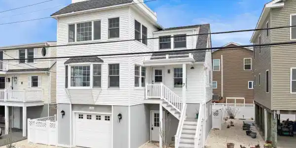 7 JACQUELINE AVENUE