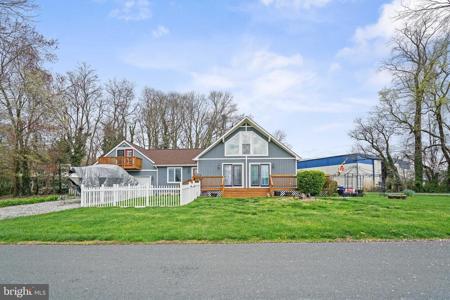 11 CRESCENT LANE