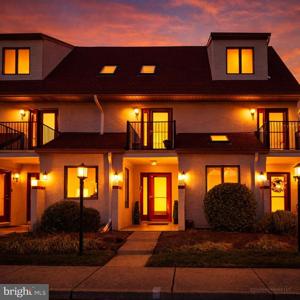 15 QUEEN ANNE WAY