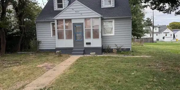 106 TOWNSEND AVENUE