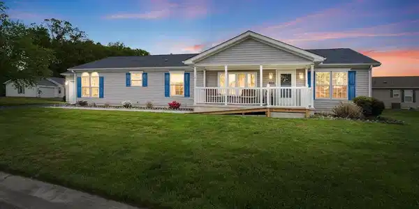 902 JONATHAN DRIVE