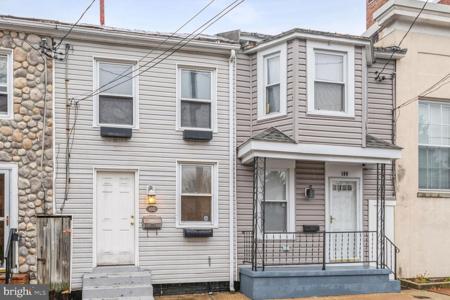 102 W WASHINGTON STREET
