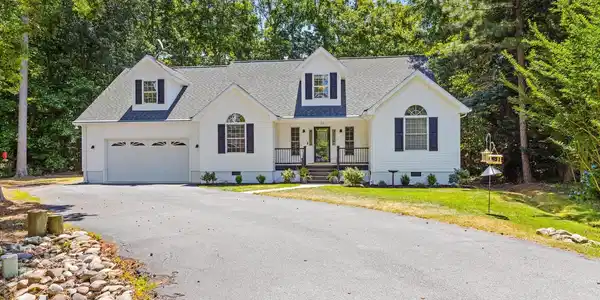 29 BREEZEWAY LANE