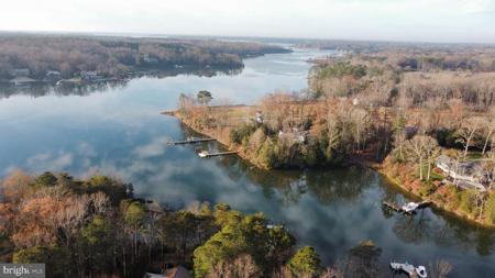 22F-1-1 OAK POINT DRIVE