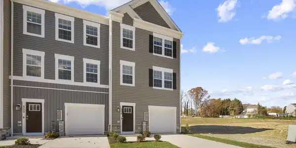 405 HALYARD COURT