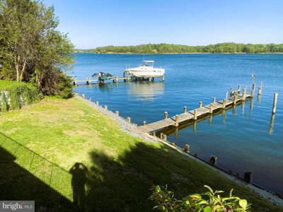 1136 SHORE DRIVE