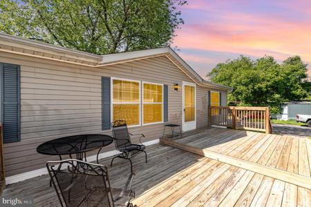 38 MAPLE HILL DRIVE
