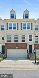 955 INDIGO BUNTING LANE