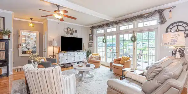 36 DRIFTWOOD LANE