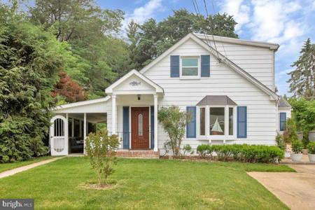 424 DEWEY DRIVE