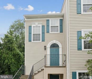 20 AMBERSTONE COURT