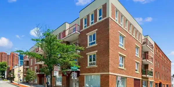 911 CHARLES STREET