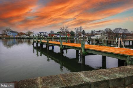 505 BAYSIDE DRIVE