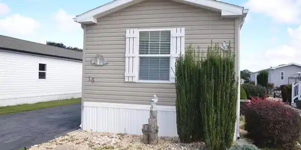 16 COLONIAL LANE