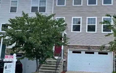716 PIN OAK COURT