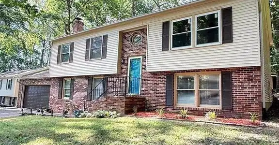 1137 COLUMBUS DRIVE