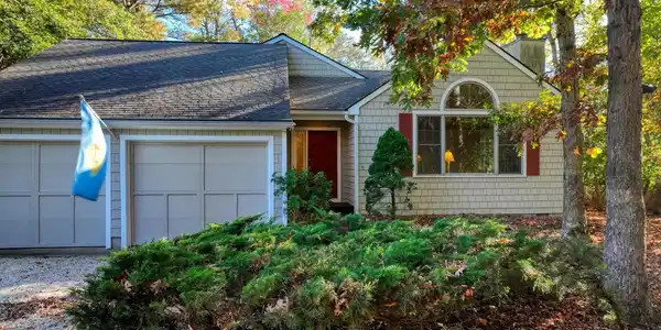 6 HAWKS NEST STREET