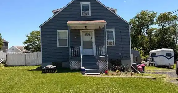 7827 PRICE LANE