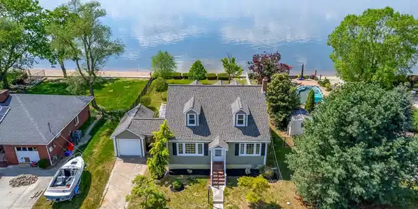 37 DELAWARE DRIVE