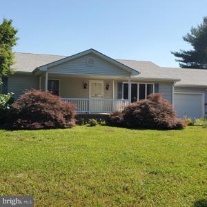 18 PINEWATER DRIVE